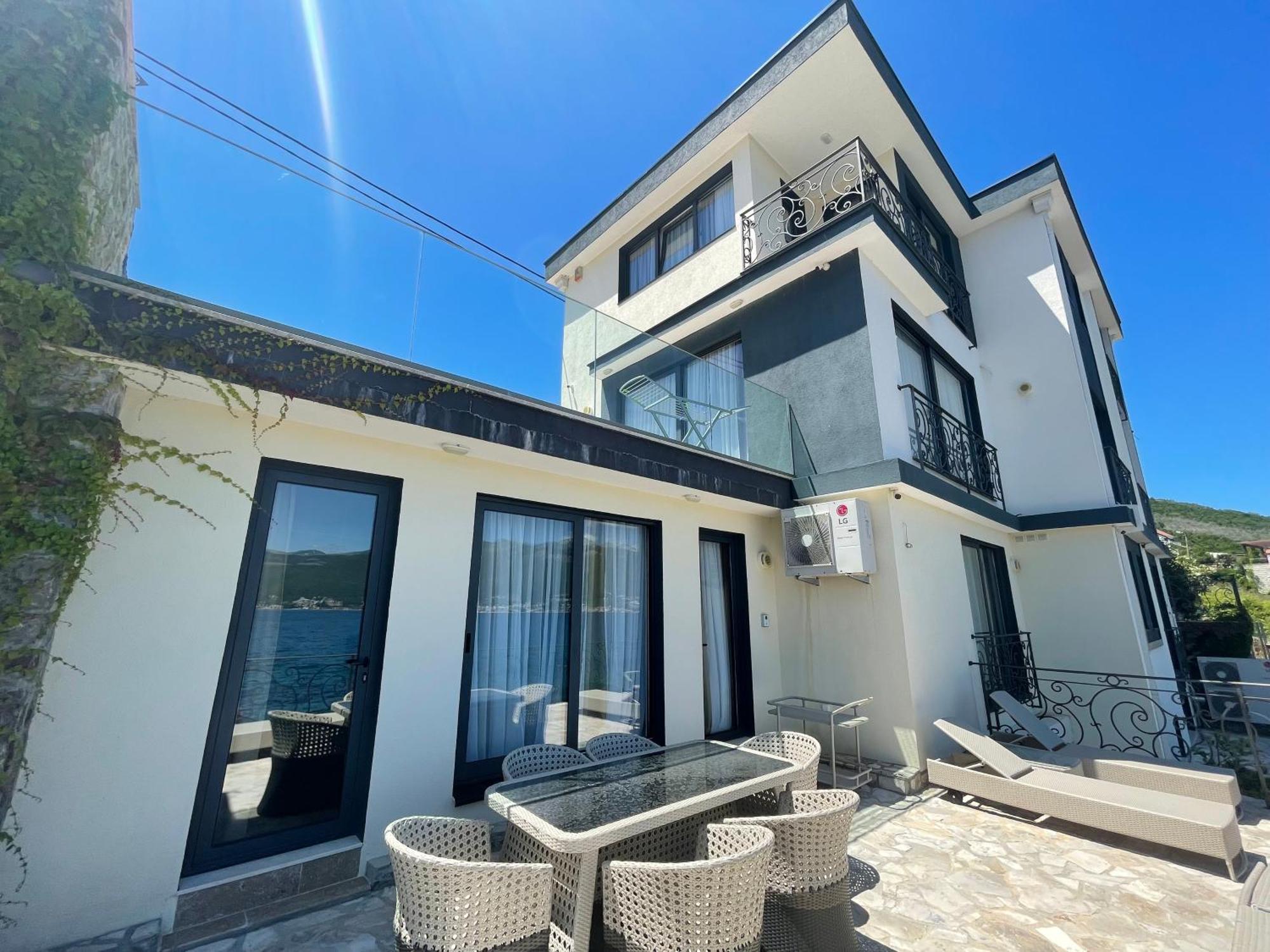 Beachfront Villa Pearl Of Adria Krasići Esterno foto
